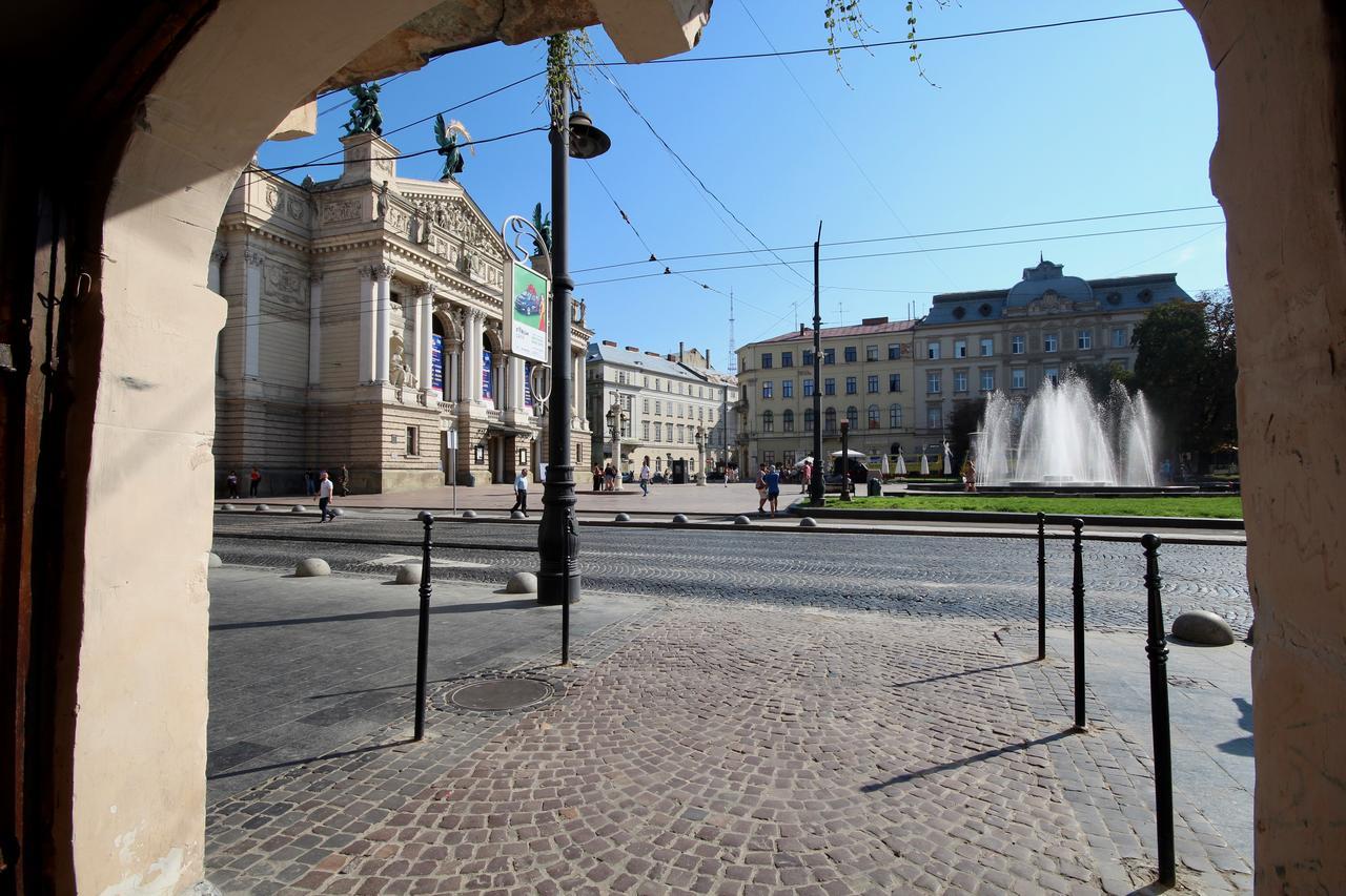 Romantik Luxsovsky Svobode 39 Vivaldi Four Seasons Suitte Apartman Lviv Kültér fotó