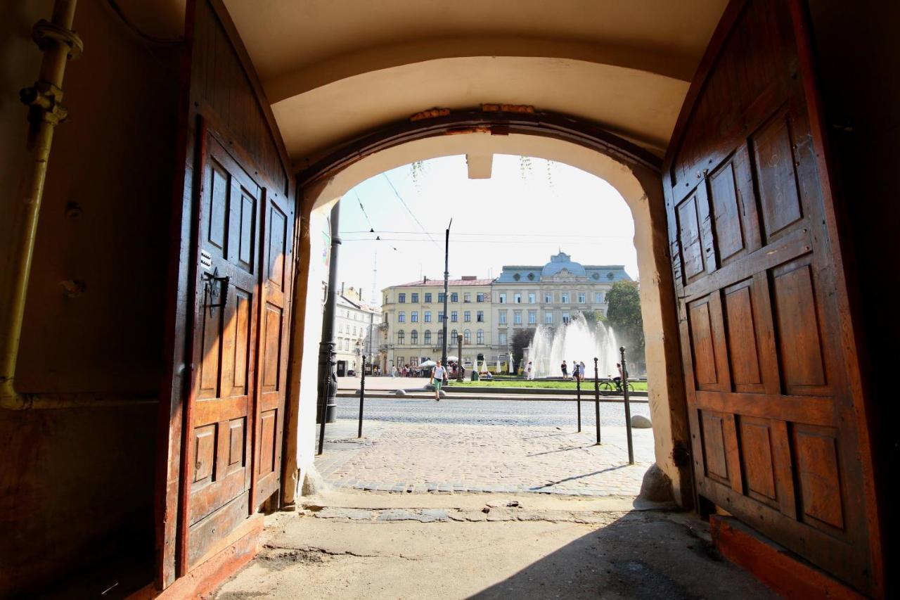 Romantik Luxsovsky Svobode 39 Vivaldi Four Seasons Suitte Apartman Lviv Kültér fotó